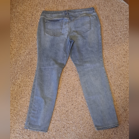 Skinny Jeans - Picture 2 of 3